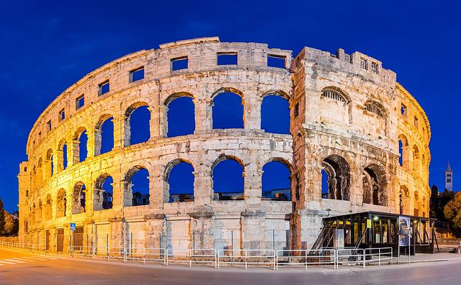 Amphitheatre de Pula