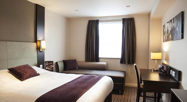Premier Inn London Kew Bridge hotel