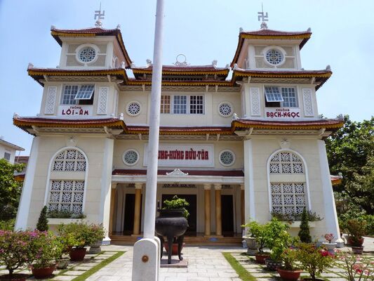 Cao Dai Temple