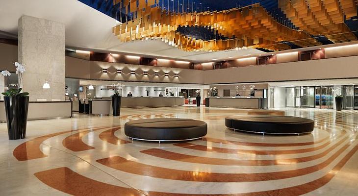 Hyatt Regency Paris Etoile