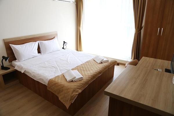 Grand Astoria Hotel