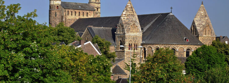 Onze Lieve Vrouw Sterre der Zee Basiliek