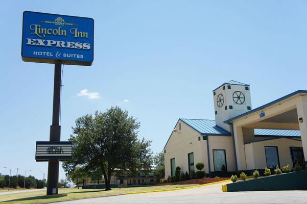 Lincoln Inn Hotel & Suites