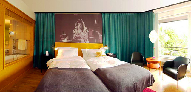 Hotel Rival