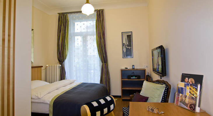 Art Deco Hotel Montana
