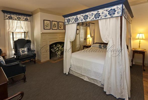 Colonial Houses, An Official Colonial Williamsburg Hotel