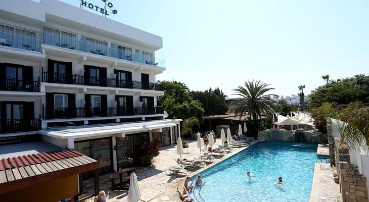 Dionysos Central Hotel