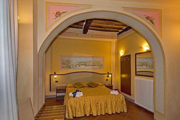 Dimora Dei Guelfi Luxury Rooms