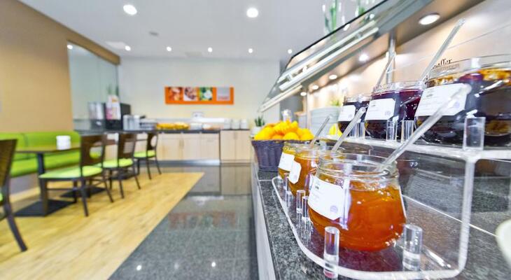 Holiday Inn Express Frankfurt - Messe, an IHG Hotel
