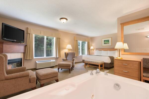 Days Inn & Suites by Wyndham Thunder Bay