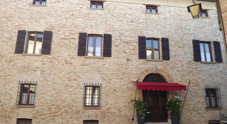 Palazzo Viviani Castello di Montegridolfo