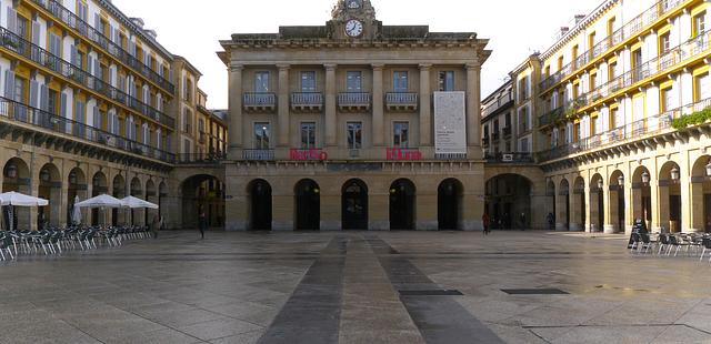 Konstituzio Plaza