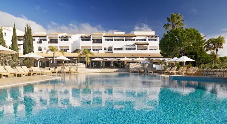 Pine Cliffs Resort