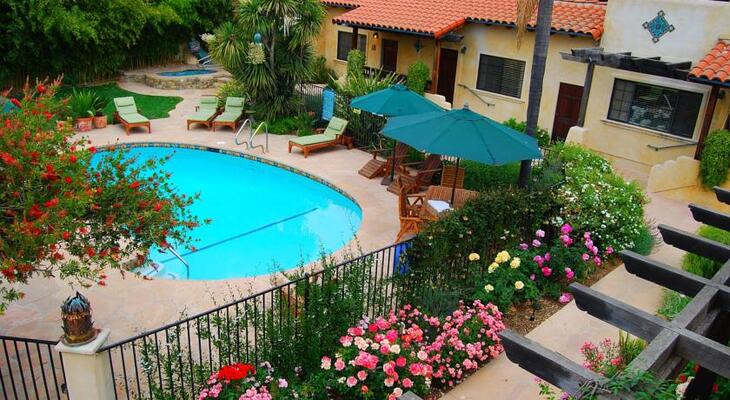 Blue Iguana Inn