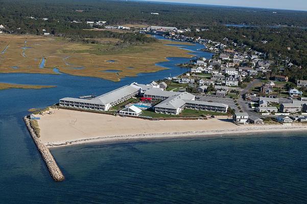 Red Jacket Beach Resort