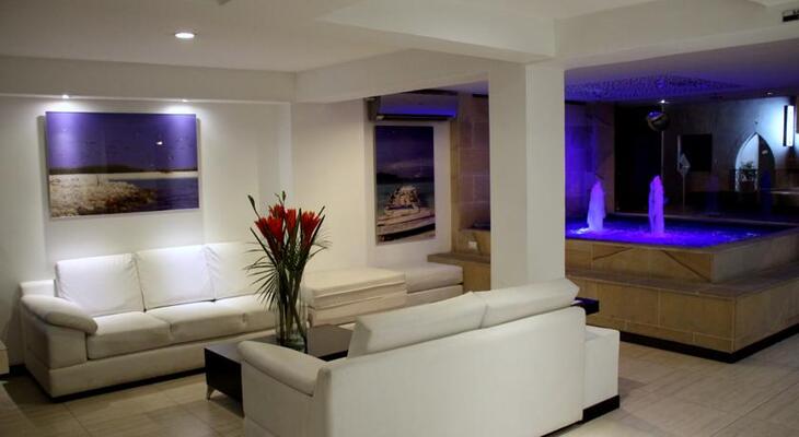 Aqua Granada Hotel