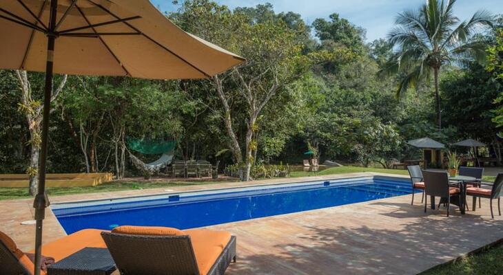 Villa Azalea Inn & Organic Farm