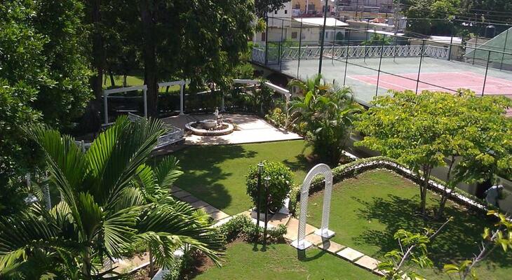 Hibiscus Lodge Hotel
