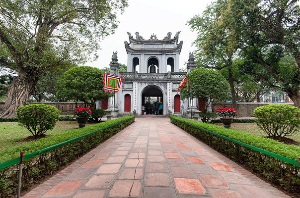 Temple of Literature & National University