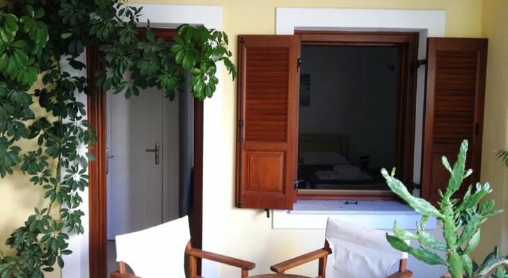 Chez Sophie Rooms & Suites