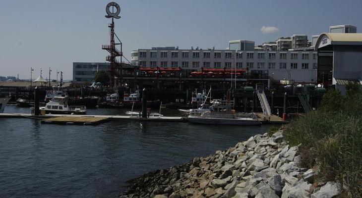 Lonsdale Quay Hotel