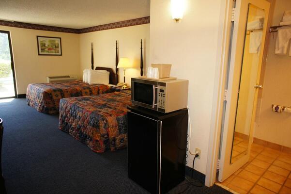 Lincoln Inn Hotel & Suites