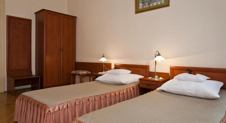 Hotel Saski Krakow, Curio Collection by Hilton