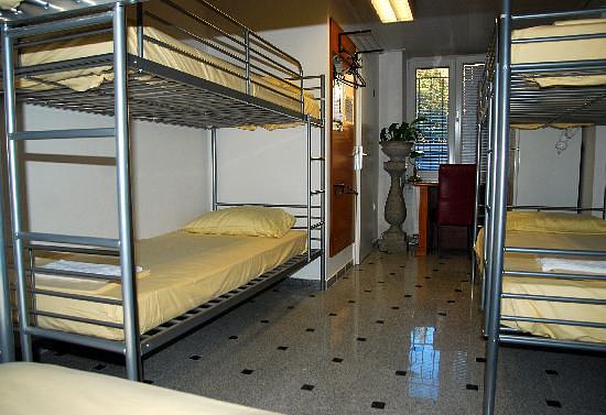 Hostel 24