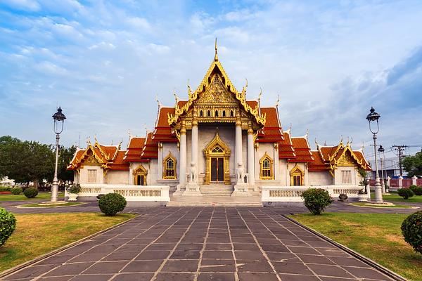 Wat Benchamabophit (The Marble Temple)