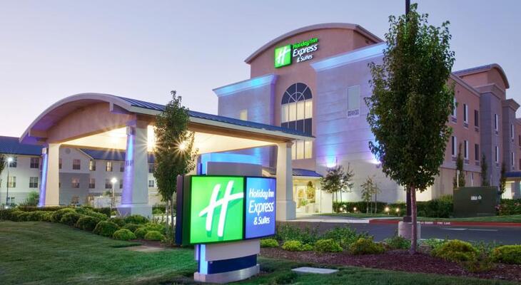 Holiday Inn Express & Suites Sacramento Airport Natomas, an IHG hotel