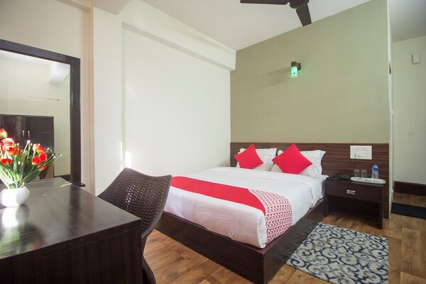 OYO 17039 Hotel Omkar