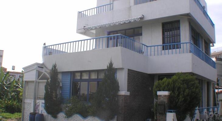 Oia Cafe B&B