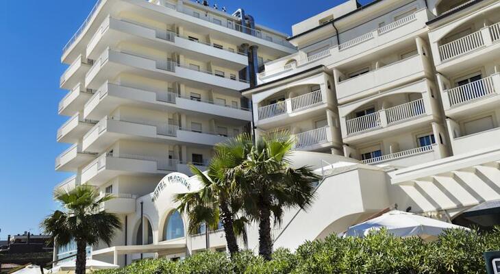 Yes Hotel Touring