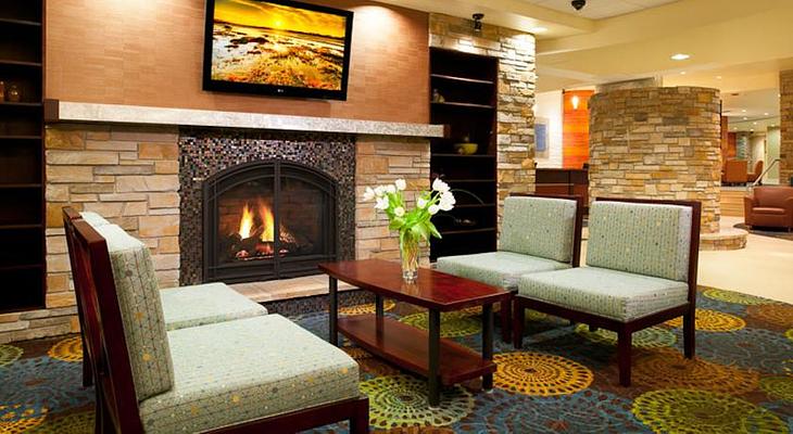 Holiday Inn Express & Suites Pittsburgh West - Green Tree, an IHG Hotel