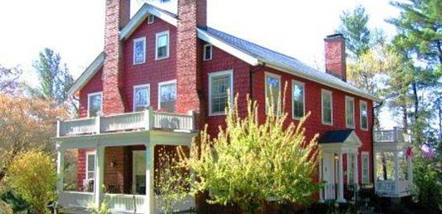 The Applewood Manor Bed & Breakfast