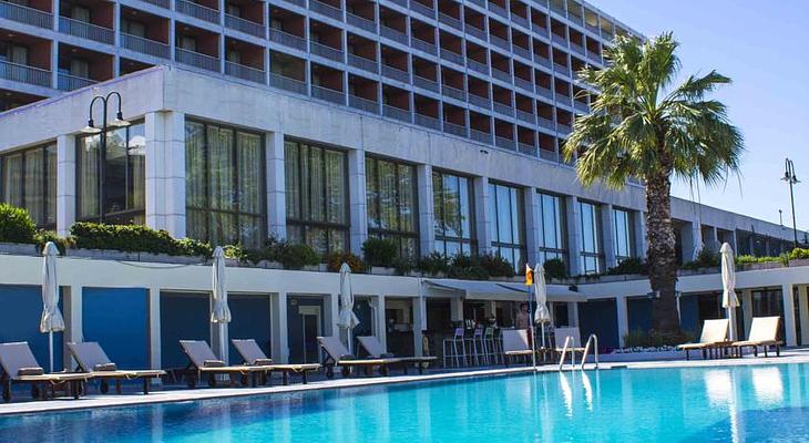 Makedonia Palace