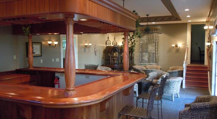 Jacaranda Inn