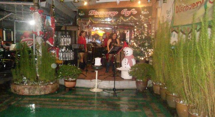 Discovery Cafe & Guest House