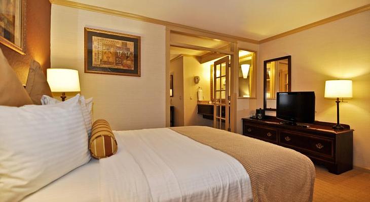 Best Western Plus Palm Court Hotel