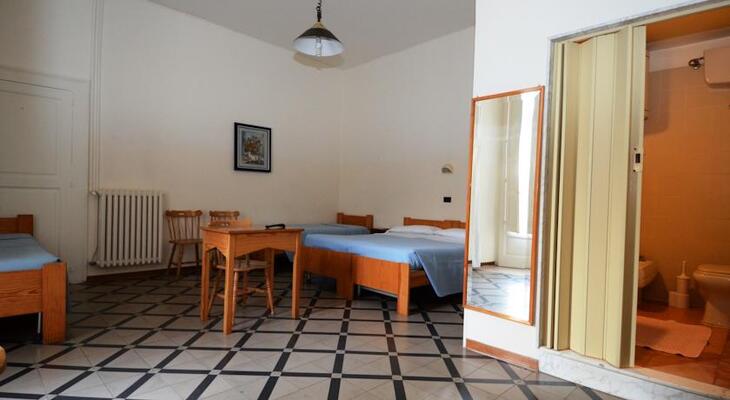 Hotel Pensione Giulia di Francesco De Chirico