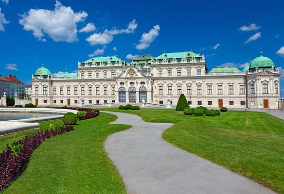 Schonbrunn Palace vs Belvedere Museum