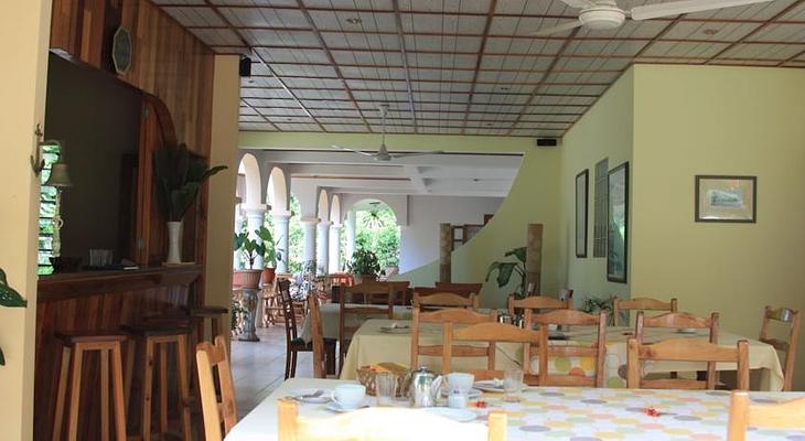 Calou Guest House Hotel