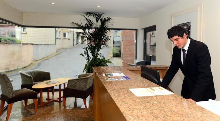 Holyrood apartHOTEL