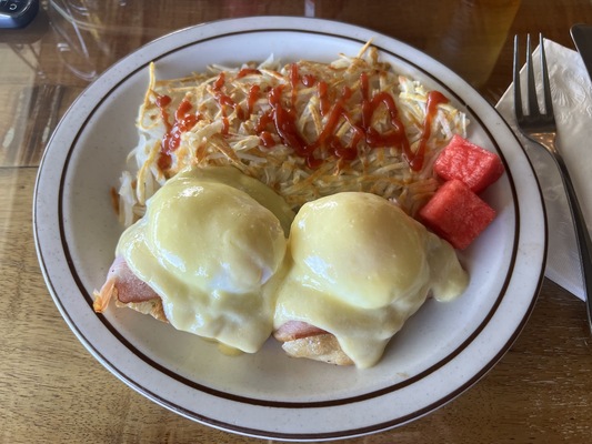 Kula Sandalwoods Inn & Cafe