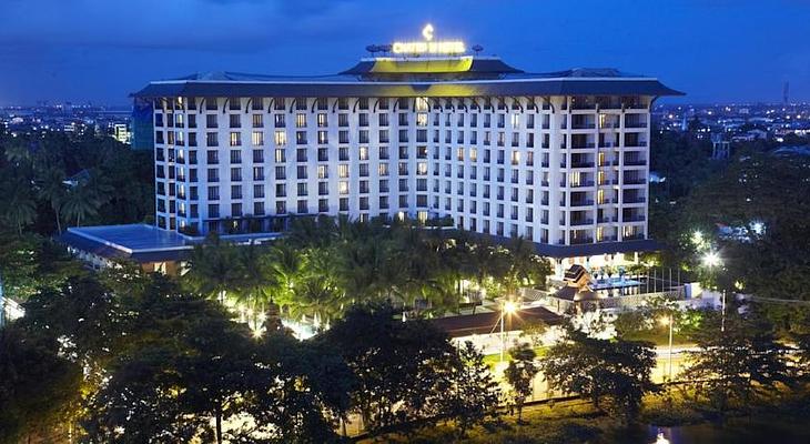 Chatrium Hotel Royal Lake Yangon