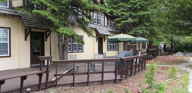 Crandell Mountain Lodge