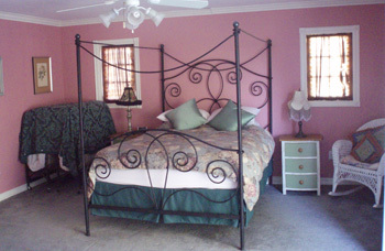 Elaine's Hollywood Bed and Breakfast