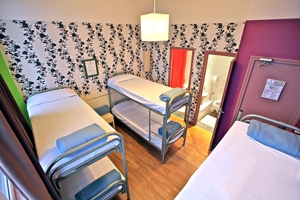 Caulaincourt Square Hostel