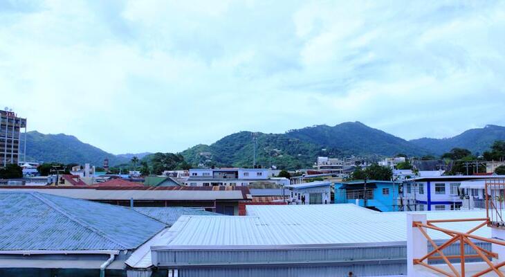 Sundeck Suites