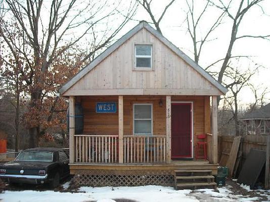 Bon Paul and Sharky's Hostel of Asheville